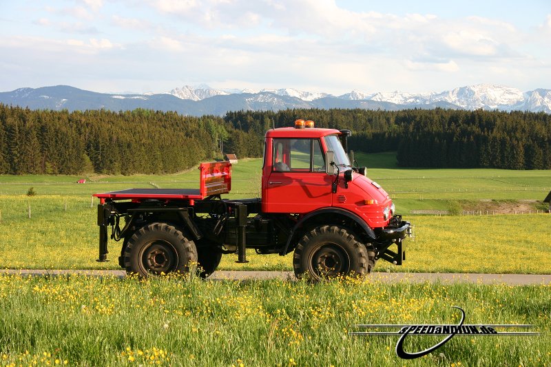 unimog_406_21.jpg