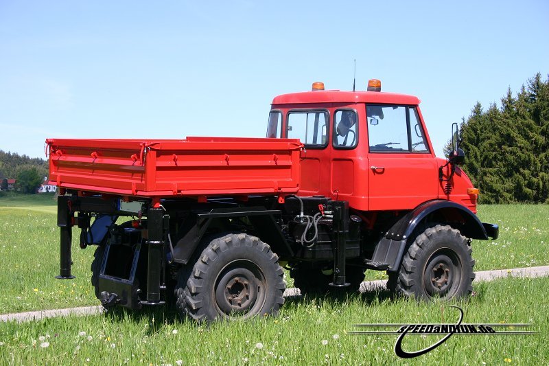 unimog_406_26.jpg